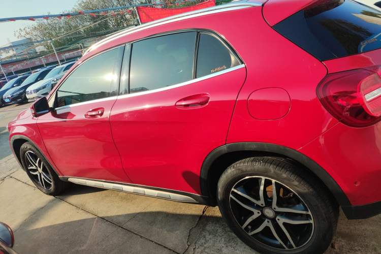Used Mercedes-Benz GLA 2015 GLA 200 Fashion Model Left Side