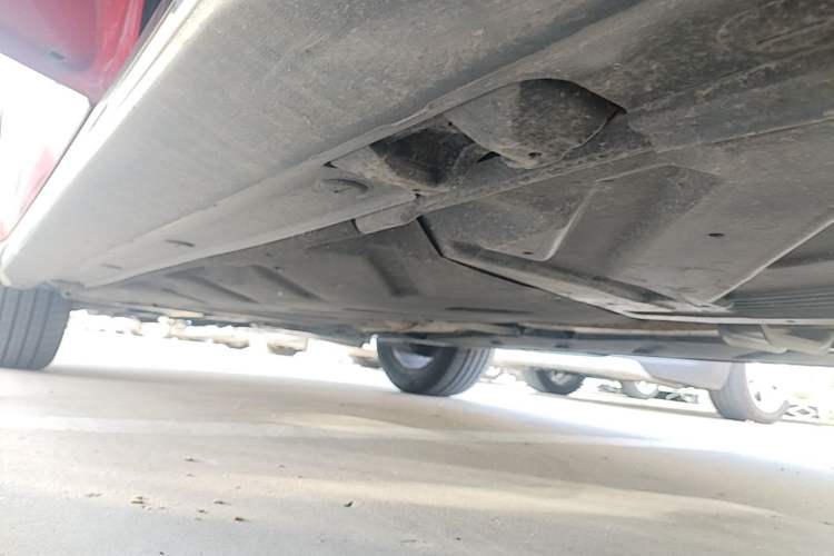 Used Mercedes-Benz GLA 2015 GLA 220 4MATIC Fashion Model Left Side Sill