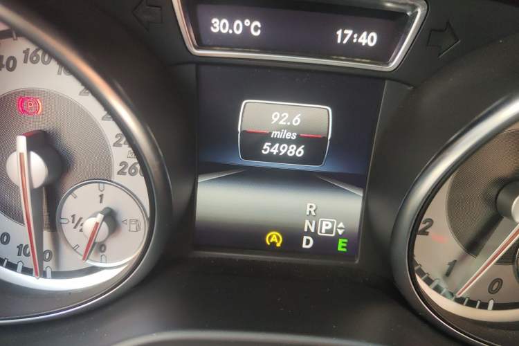 Used Mercedes-Benz GLA 2015 GLA 220 4MATIC Luxury Model Odometer Close Up