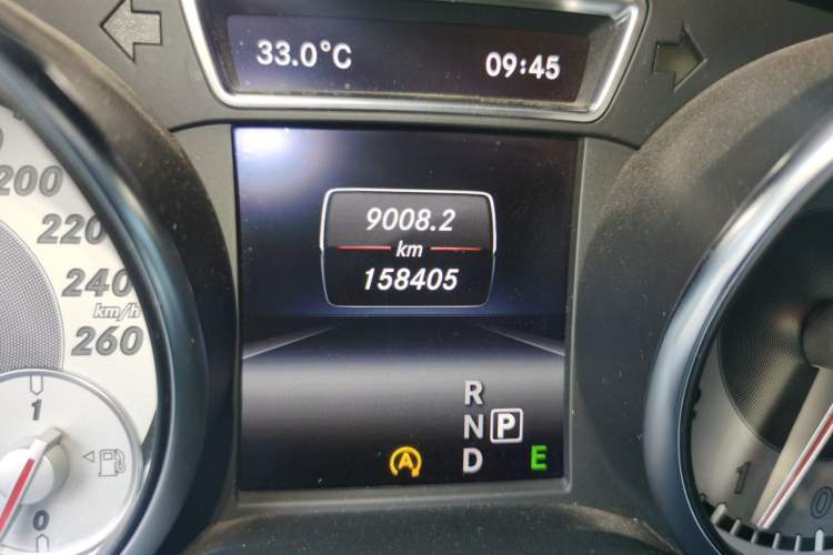 Used Mercedes-Benz GLA 2015 GLA 200 Fashion Model Odometer Close Up