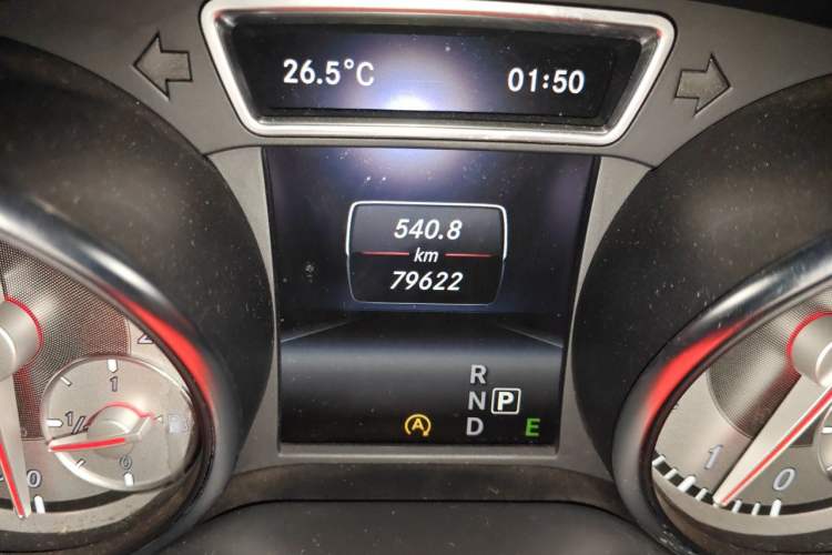 Used Mercedes-Benz GLA 2015 GLA 220 4MATIC Fashion Model Odometer Close Up