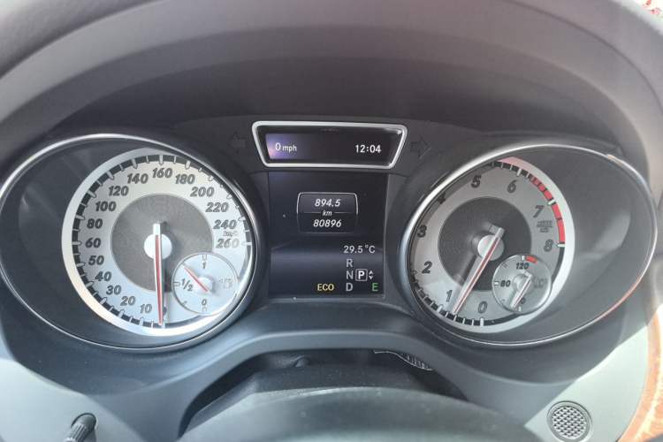 Used Mercedes-Benz GLA 2015 GLA 260 4MATIC Odometer Close Up