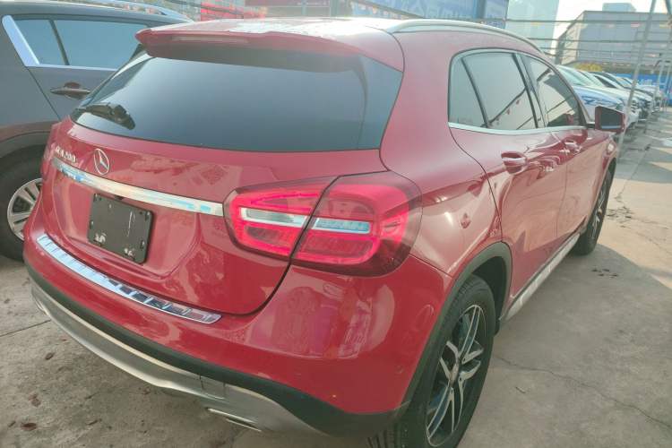 Used Mercedes-Benz GLA 2015 GLA 200 Fashion Model Rear Right 45 Deg