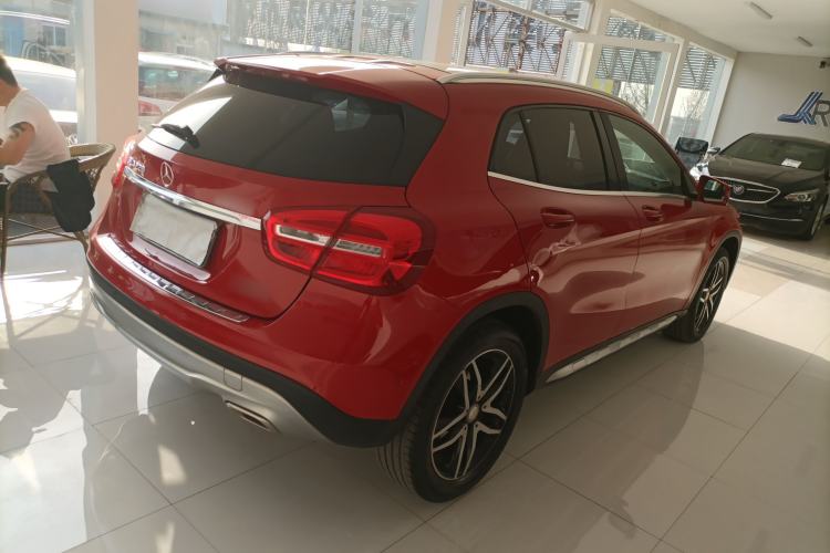 Used Mercedes-Benz GLA 2015 GLA 220 4MATIC Fashion Model Rear Right 45 Deg