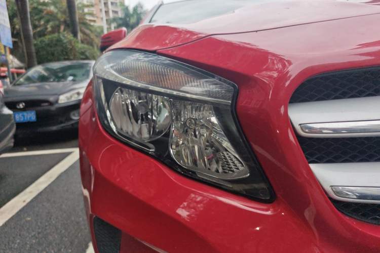 Used Mercedes-Benz GLA 2015 GLA 200 Sport Edition Right Front Headlight