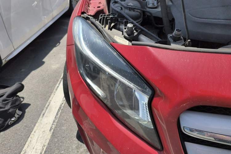 Used Mercedes-Benz GLA 2015 GLA 200 Sport Edition Right Front Headlight