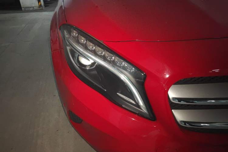 Used Mercedes-Benz GLA 2015 GLA 220 4MATIC Fashion Model Right Front Headlight