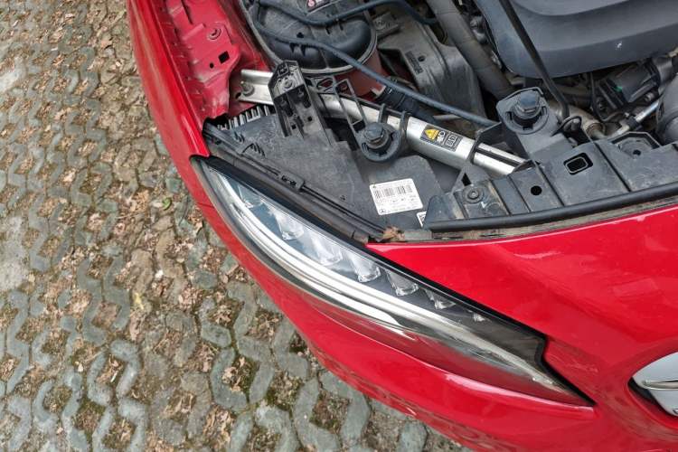 Used Mercedes-Benz GLA 2015 GLA 220 4MATIC Fashion Model Right Front Headlight