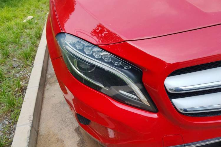 Used Mercedes-Benz GLA 2015 GLA 220 4MATIC Fashion Model Right Front Headlight