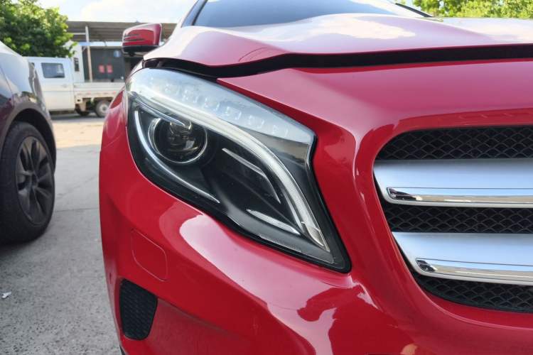 Used Mercedes-Benz GLA 2015 GLA 220 4MATIC Fashion Model Right Front Headlight