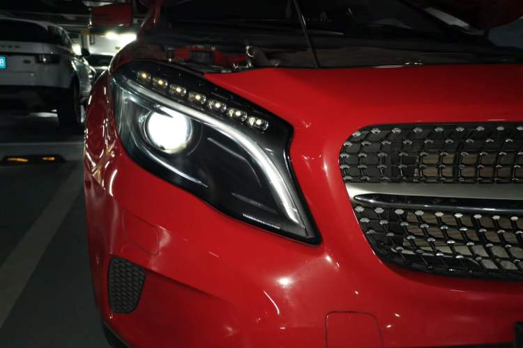 Used Mercedes-Benz GLA 2015 GLA 200 Fashion Model Right Front Headlight
