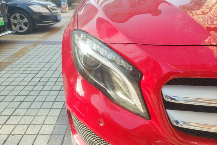 Used Mercedes-Benz GLA 2015 GLA 260 4MATIC Right Front Headlight