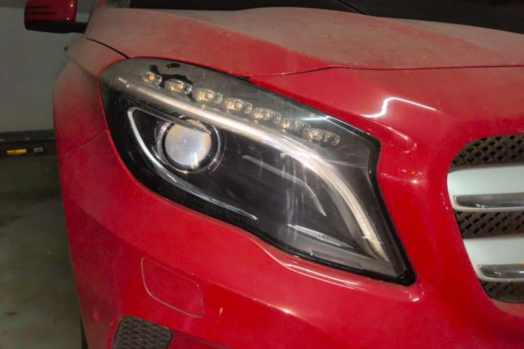 Used Mercedes-Benz GLA 2015 GLA 200 Fashion Model Right Front Headlight