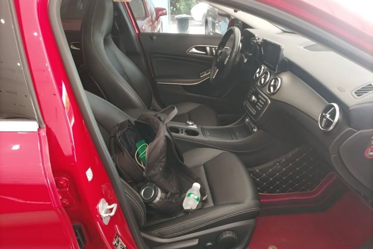 Used Mercedes-Benz GLA 2015 GLA 200 Sport Edition Right Front Seat