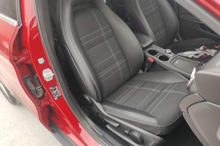 Used Mercedes-Benz GLA 2015 GLA 200 Right Front Seat
