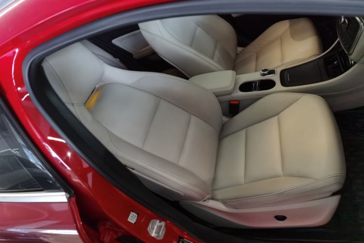 Used Mercedes-Benz GLA 2015 GLA 260 4MATIC Sport Edition Right Front Seat