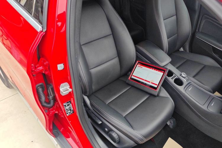 Used Mercedes-Benz GLA 2015 GLA 200 Sport Edition Right Front Seat
