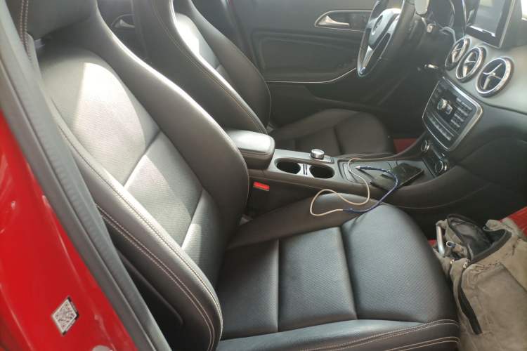 Used Mercedes-Benz GLA 2015 GLA 220 4MATIC Fashion Model Right Front Seat