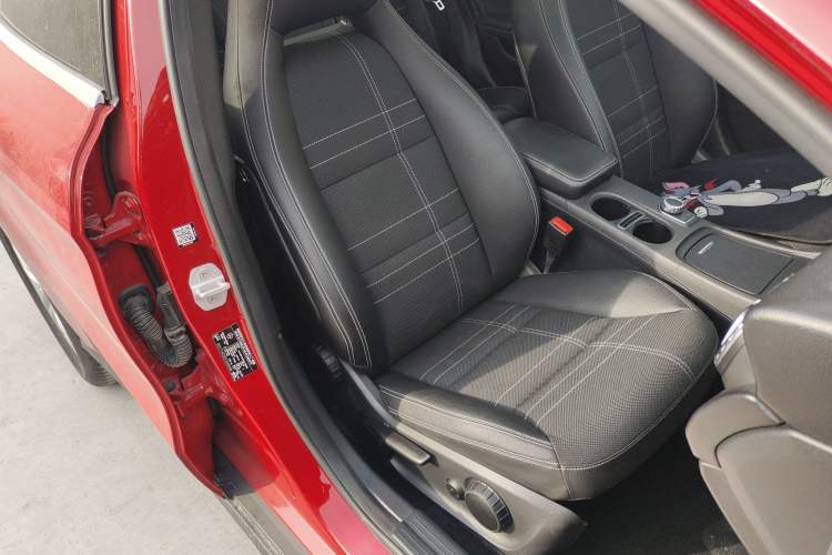 Used Mercedes-Benz GLA 2015 GLA 200 Right Front Seat