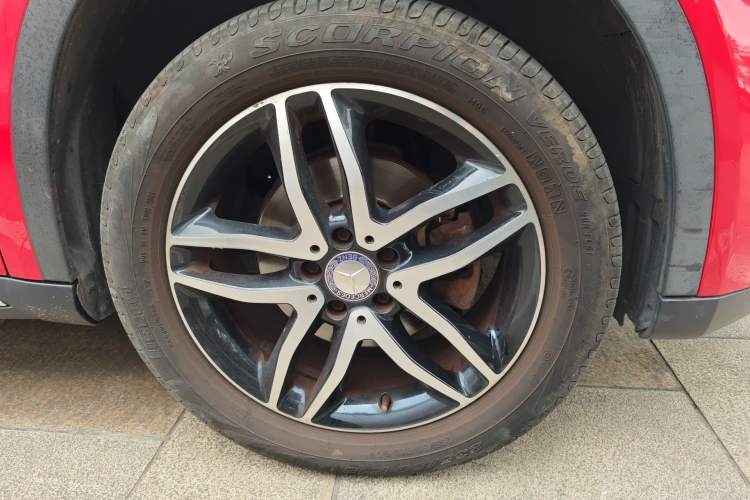 Used Mercedes-Benz GLA 2015 GLA 220 4MATIC Fashion Model Right Front Wheel Hub