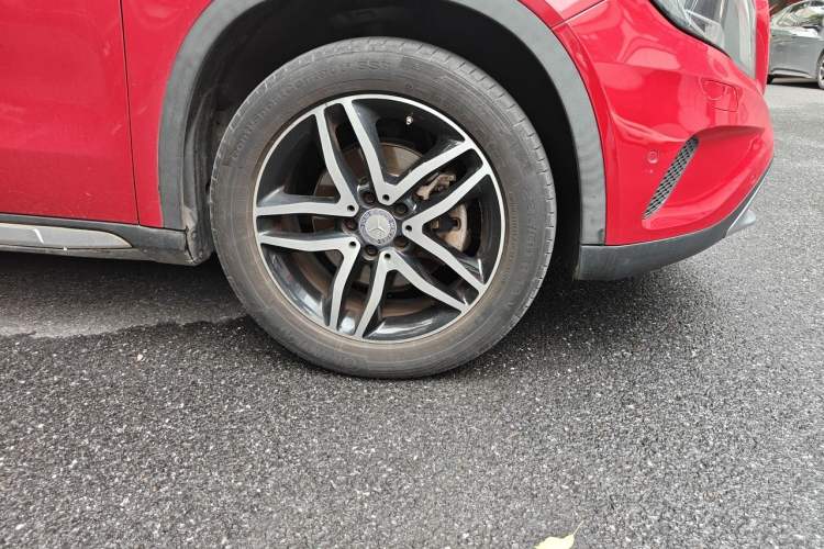 Used Mercedes-Benz GLA 2015 GLA 200 Fashion Model Right Front Wheel Hub