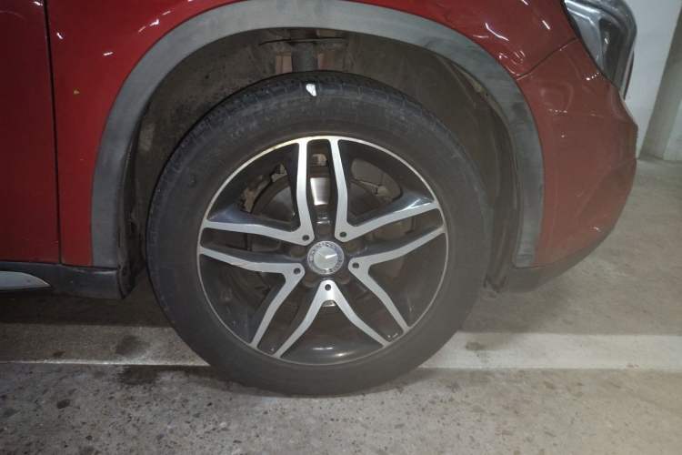 Used Mercedes-Benz GLA 2015 GLA 200 Fashion Model Right Front Wheel Hub