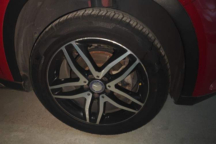 Used Mercedes-Benz GLA 2015 GLA 220 4MATIC Fashion Model Right Front Wheel Hub
