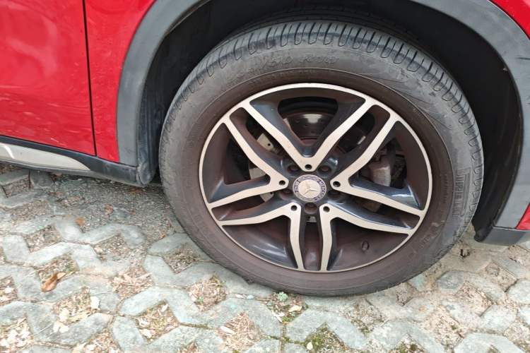 Used Mercedes-Benz GLA 2015 GLA 220 4MATIC Fashion Model Right Front Wheel Hub