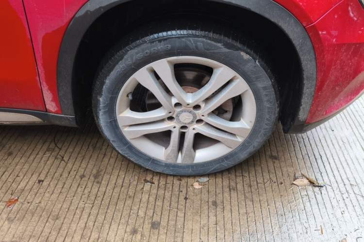 Used Mercedes-Benz GLA 2015 GLA 200 Sport Edition Right Front Wheel Hub