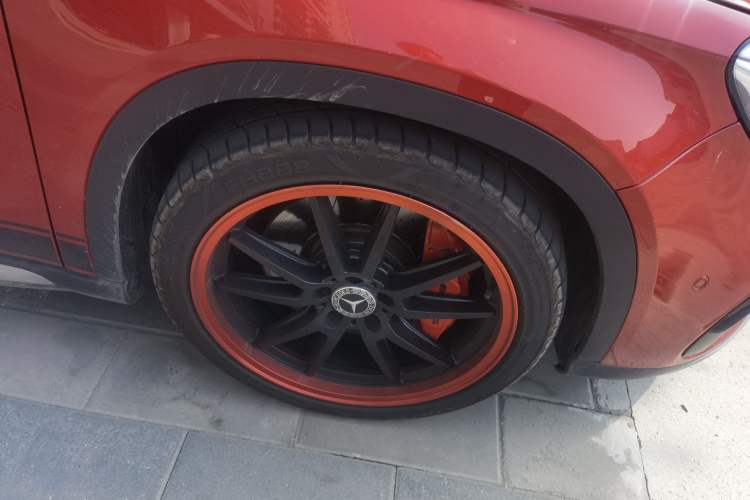 Used Mercedes-Benz GLA 2015 GLA 260 4MATIC Sport Edition Right Front Wheel Hub