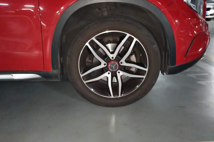 Used Mercedes-Benz GLA 2015 GLA 200 Fashion Model Right Front Wheel Hub