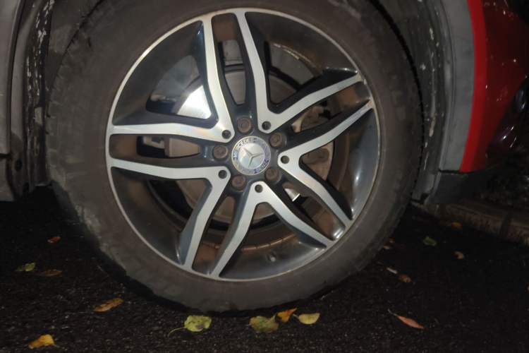 Used Mercedes-Benz GLA 2015 GLA 200 Sport Edition Right Front Wheel Hub