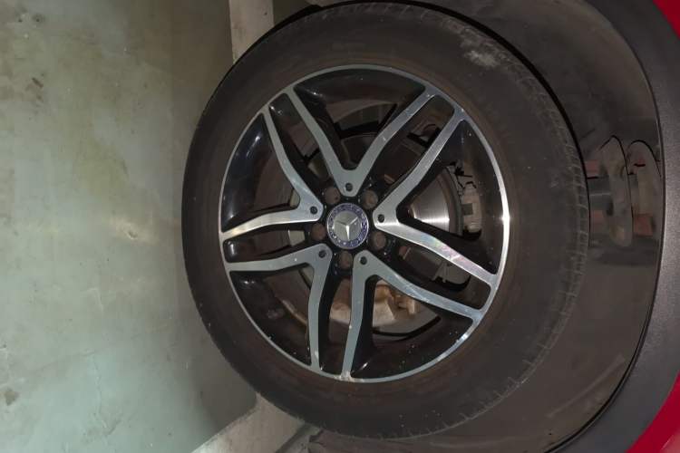Used Mercedes-Benz GLA 2015 GLA 200 Fashion Model Right Front Wheel Hub