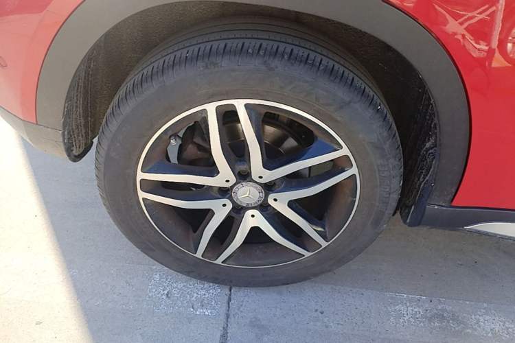 Used Mercedes-Benz GLA 2015 GLA 220 4MATIC Fashion Model Right Rear Wheel Hub