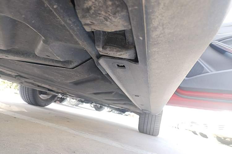 Used Mercedes-Benz GLA 2015 GLA 220 4MATIC Fashion Model Right Side Sill