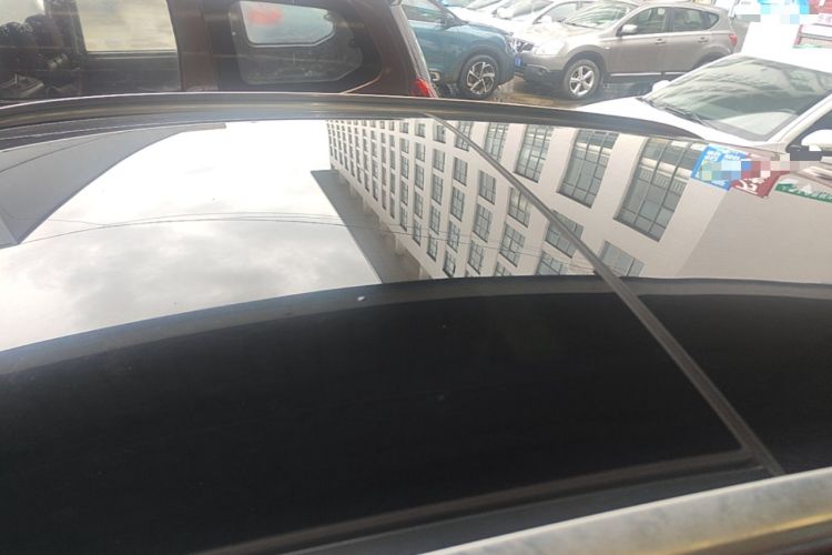 Used Mercedes-Benz GLA 2015 GLA 200 Fashion Model Roof