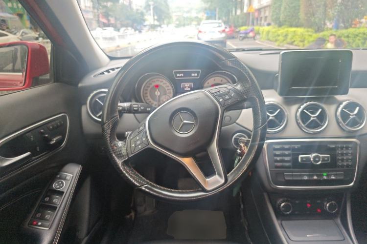 Used Mercedes-Benz GLA 2015 GLA 200 Sport Edition Steering Wheel