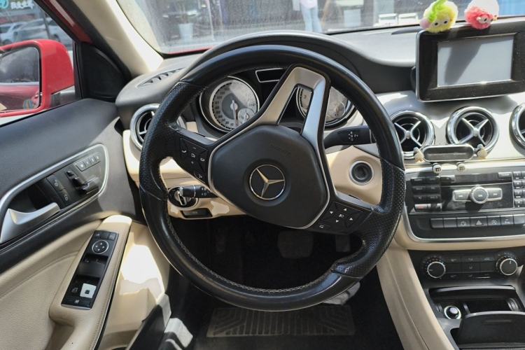 Used Mercedes-Benz GLA 2015 GLA 200 Sport Edition Steering Wheel