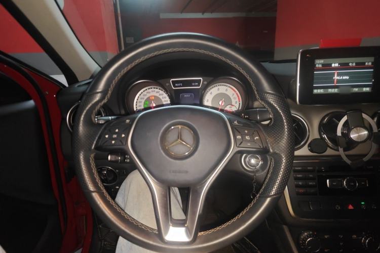 Used Mercedes-Benz GLA 2015 GLA 200 Sport Edition Steering Wheel