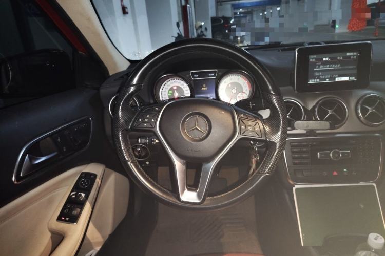 Used Mercedes-Benz GLA 2015 GLA 200 Fashion Model Steering Wheel