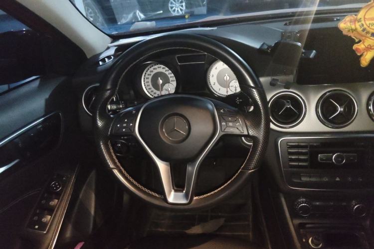 Used Mercedes-Benz GLA 2015 GLA 200 Sport Edition Steering Wheel
