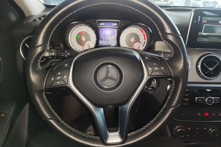 Used Mercedes-Benz GLA 2015 GLA 200 Steering Wheel