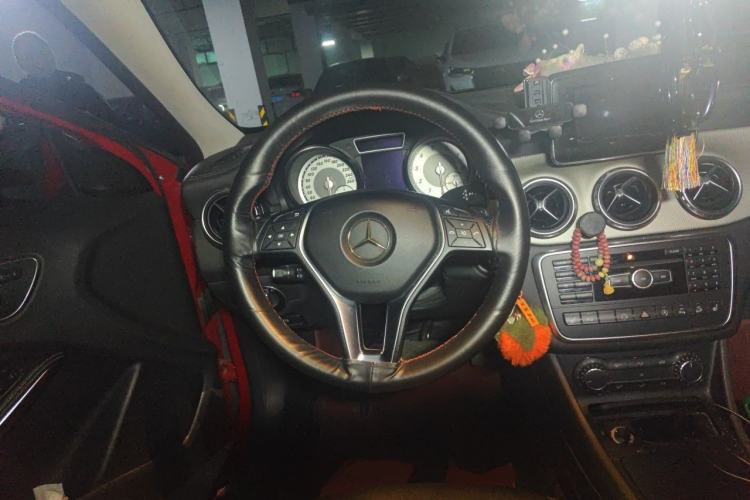 Used Mercedes-Benz GLA 2015 GLA 220 4MATIC Fashion Model Steering Wheel