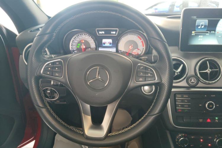 Used Mercedes-Benz GLA 2015 GLA 200 Steering Wheel