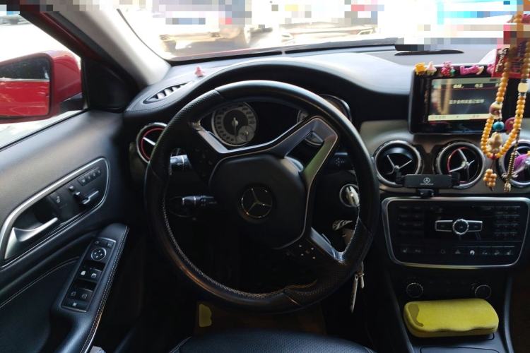 Used Mercedes-Benz GLA 2015 GLA 220 4MATIC Fashion Model Steering Wheel