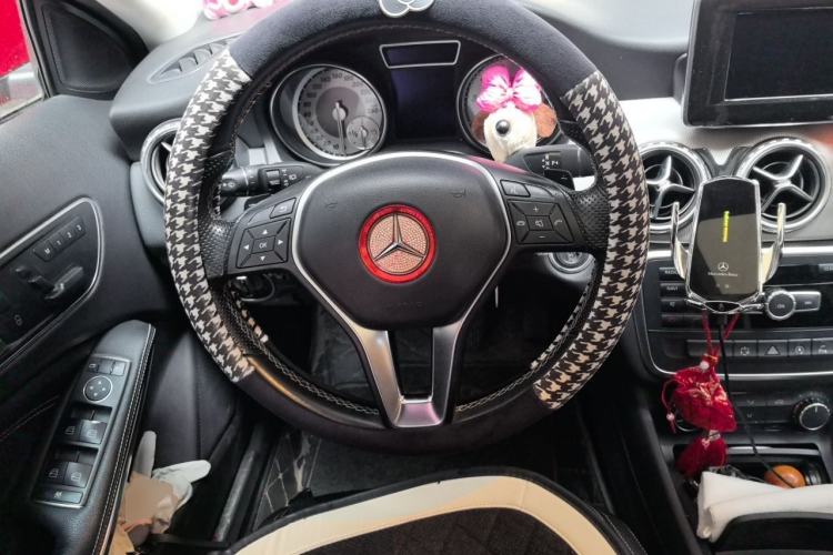 Used Mercedes-Benz GLA 2015 GLA 200 Sport Edition Steering Wheel