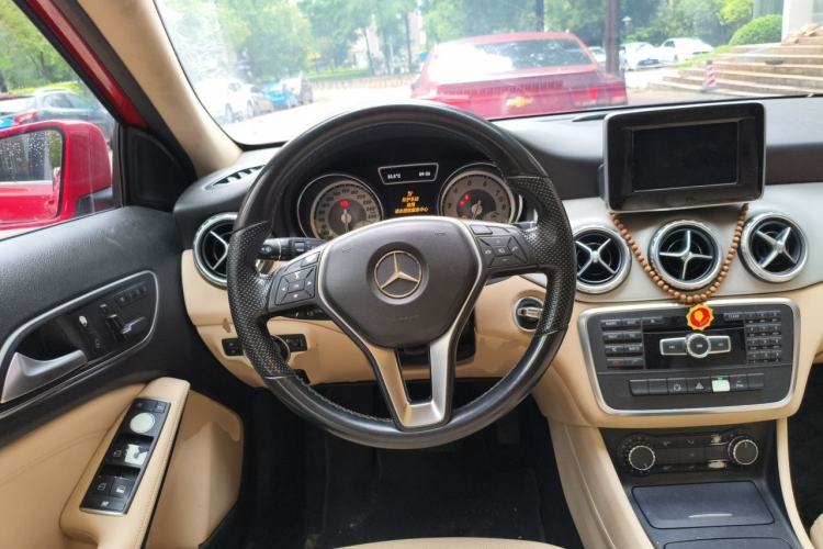 Used Mercedes-Benz GLA 2015 GLA 200 Sport Edition Steering Wheel