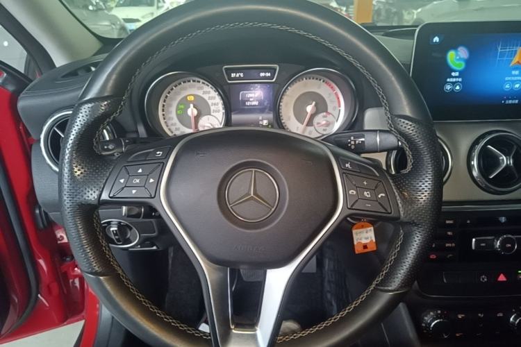 Used Mercedes-Benz GLA 2015 GLA 200 Sport Edition Steering Wheel