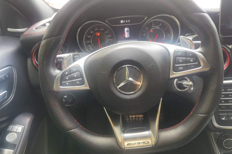 Used Mercedes-Benz GLA 2015 GLA 260 4MATIC Sport Edition Steering Wheel