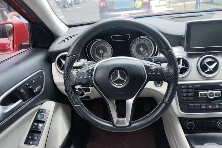 Used Mercedes-Benz GLA 2015 GLA 200 Fashion Model Steering Wheel